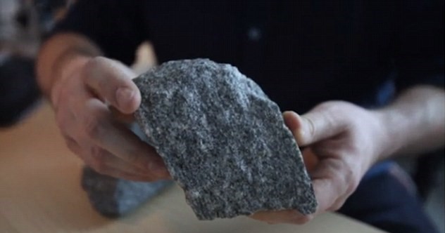 سنگ چهار میلیارد ساله